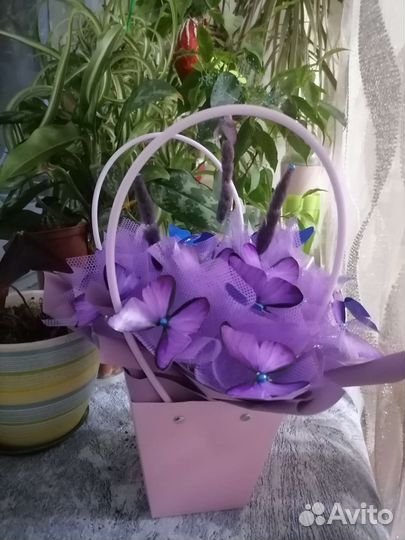 Бабочки в букете