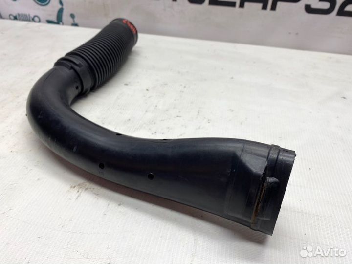 Патрубок воздухозаборника Renault Logan K7JA710