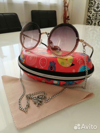 Очки солнцезащитные