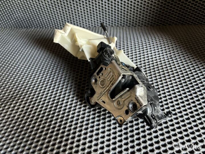 Замок водительской двери mercedes W202 W210