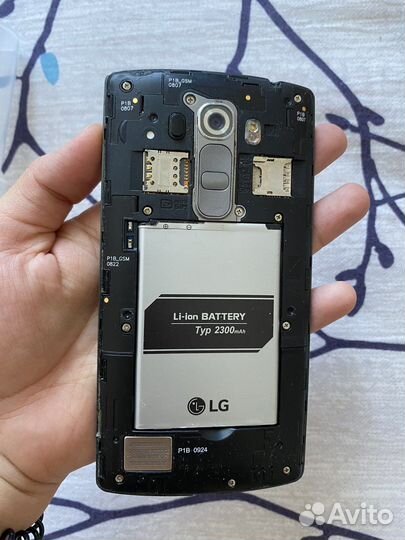 Телефон LG