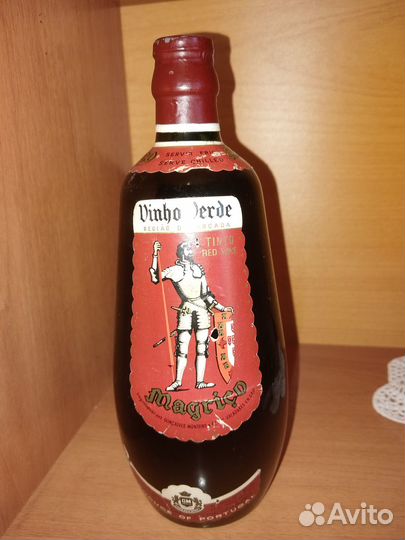 Этикетки бутылки пробки