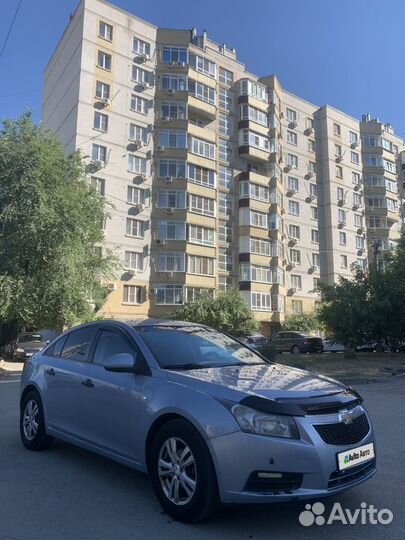 Chevrolet Cruze 1.6 AT, 2011, 330 500 км