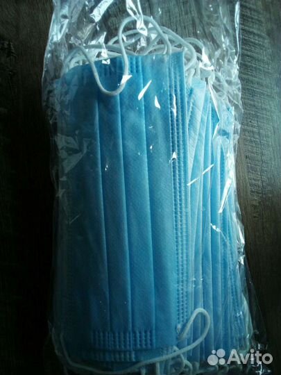 Маска одноразовая защитная трехслойная для лица