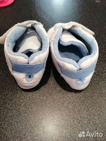 Кроссовки для малышей