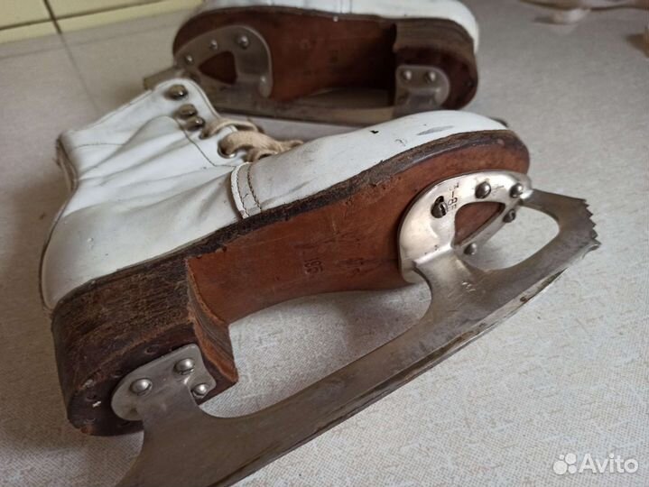 Лыжные ботинки. Коньки