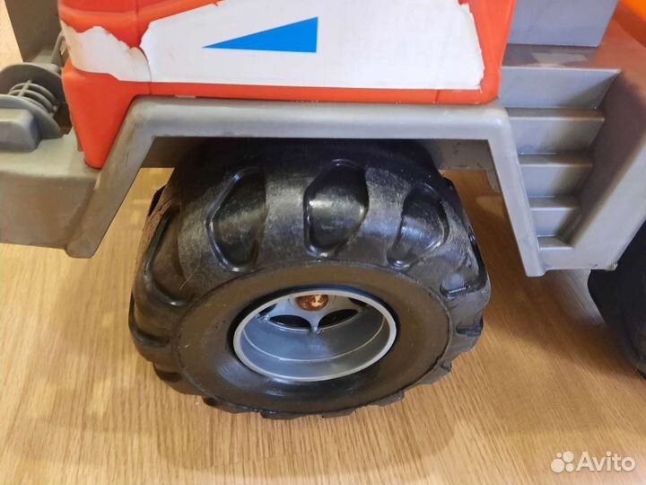 Грузовик супергигант