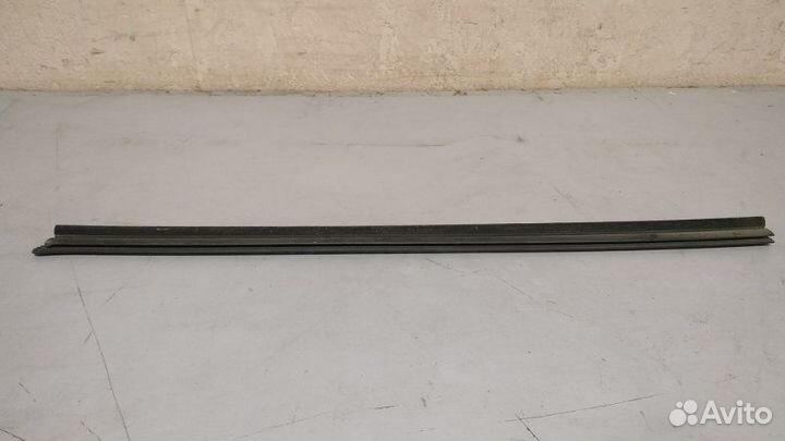 Уплотнитель стекла двери задний правый Daewoo