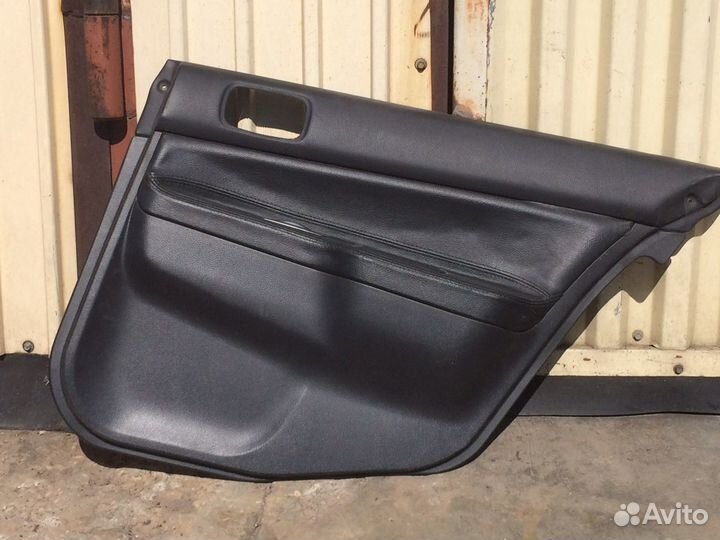 Обшивка правая задняя кожа Mitsubishi Lancer 9