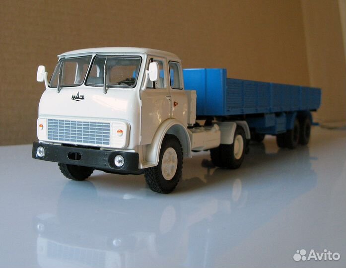 Маз 5429 + полуприцеп маз 5205А