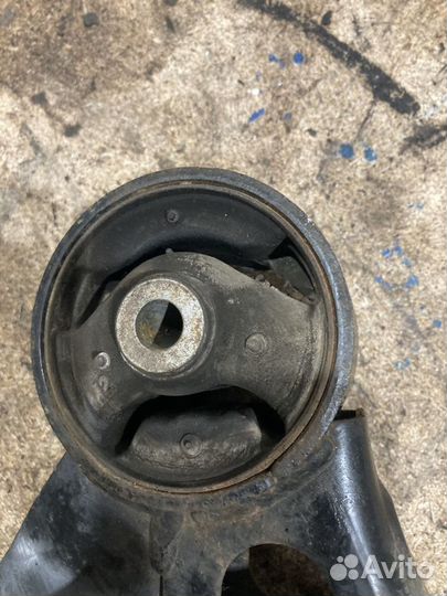 Опора двигателя задняя Peugeot 4007