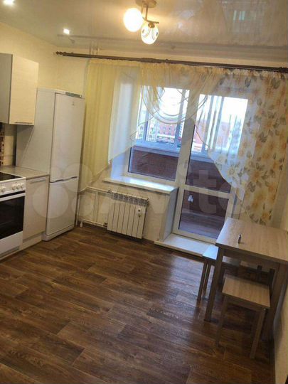 2-к. квартира, 60 м², 4/10 эт.