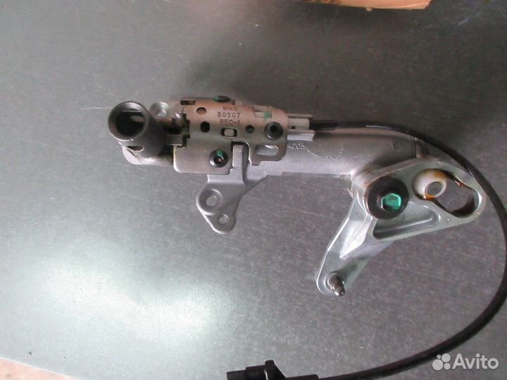 Фиксатор рычага переключения передач cadillac esca
