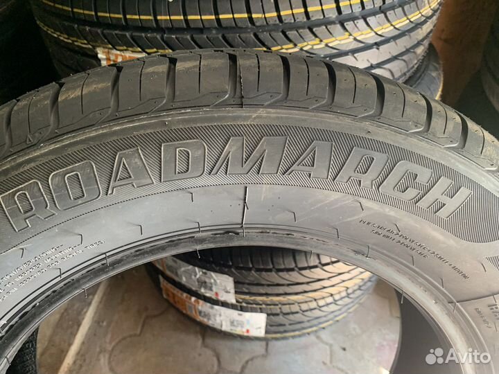 Roadmarch PrimeStar 66 215/65 R17 99T