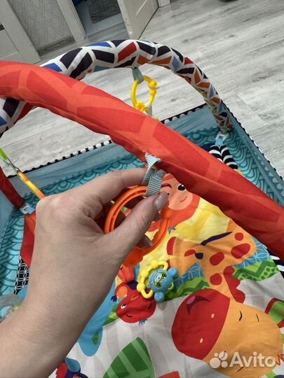 Развивающий коврик детский с игрушками