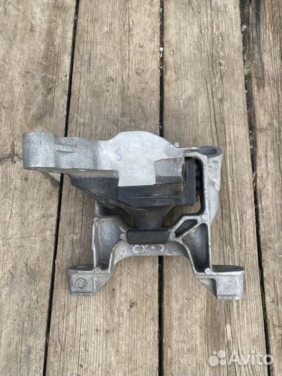 Опора двигателя Mazda