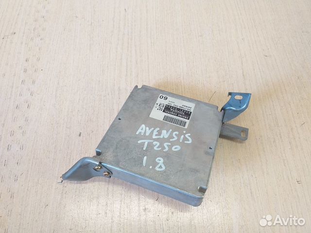Блок управления двигателем Toyota Avensis T250