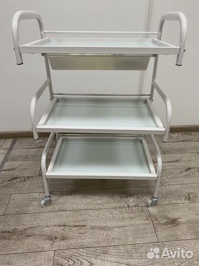 Косметологический столик