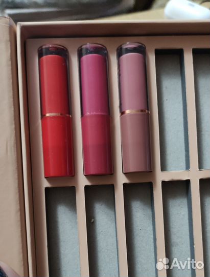 Помады для губ