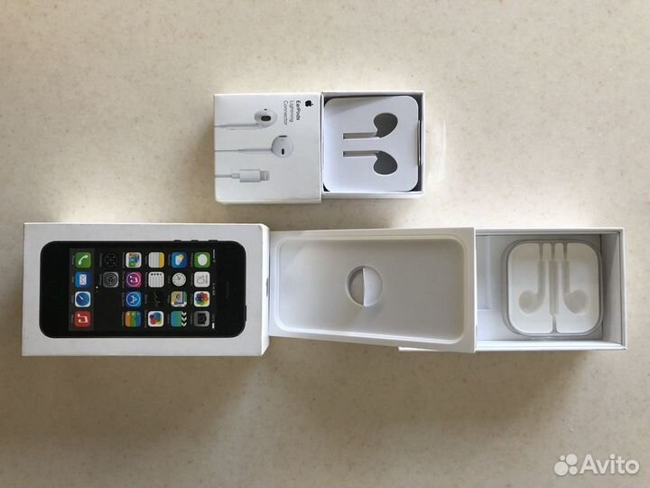Коробки для iPhone 5s Space Grey 16 gb и EarPods