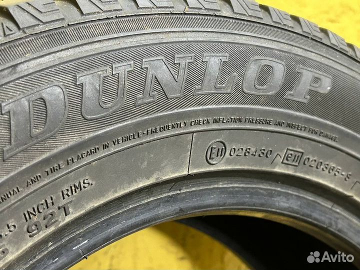 Dunlop SP Winter Ice 01 205/60 R16 92T