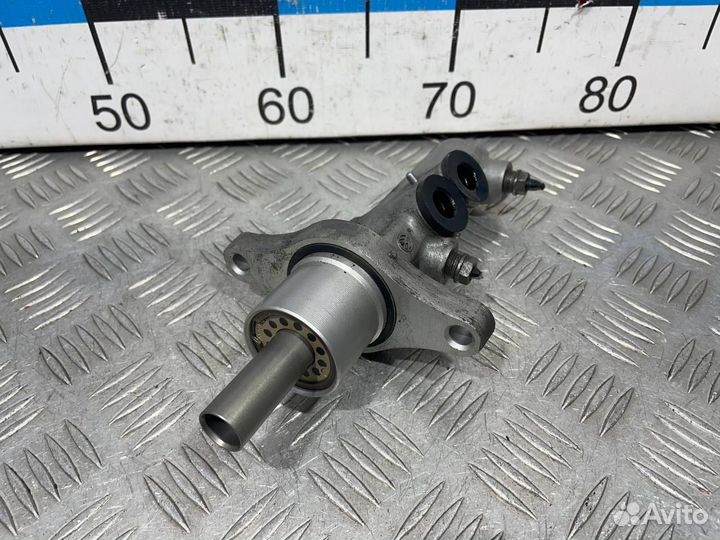 Б/У Цилиндр тормозной главный VW Golf VI#001