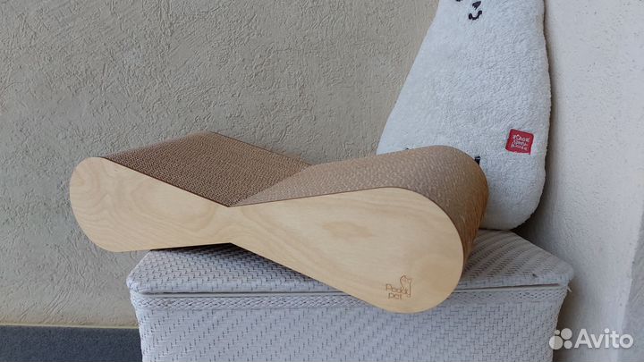 Когтеточка картонная со спальным местом