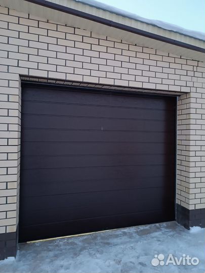 Секционные ворота