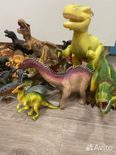 Динозавры игрушки