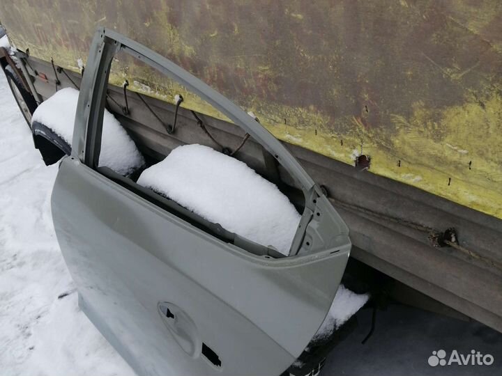 Дверь Mazda 3 BM левая задняя