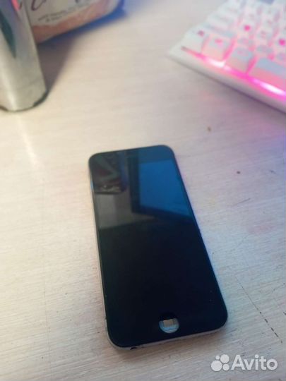Телефон iPhone 6s