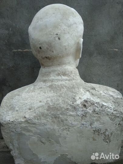 Бюст Ленина