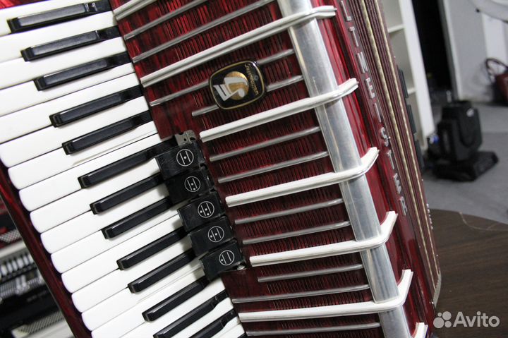 Аккордеон Weltmeister Amigo 7/8