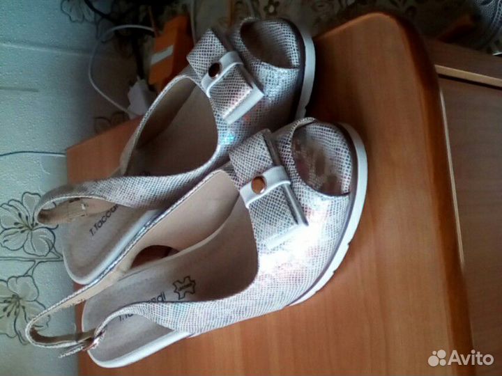 Босоножки жен