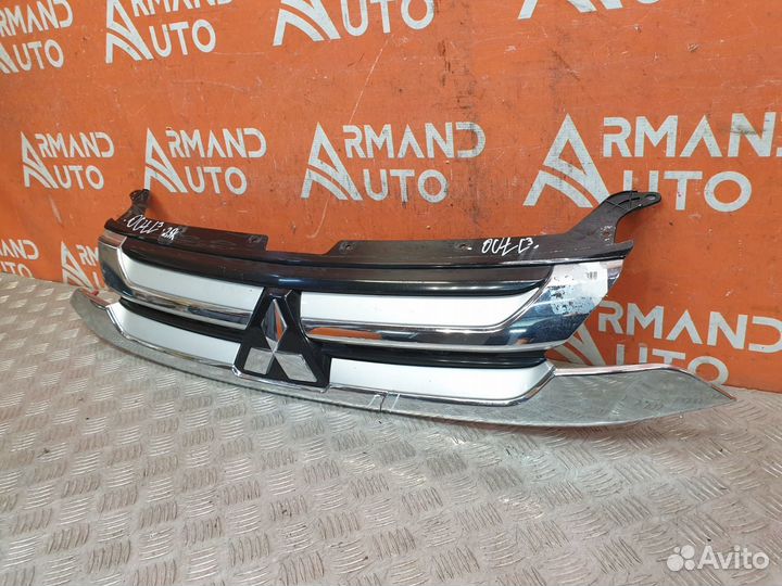 Решетка радиатора Mitsubishi Outlander 3 2015-2018