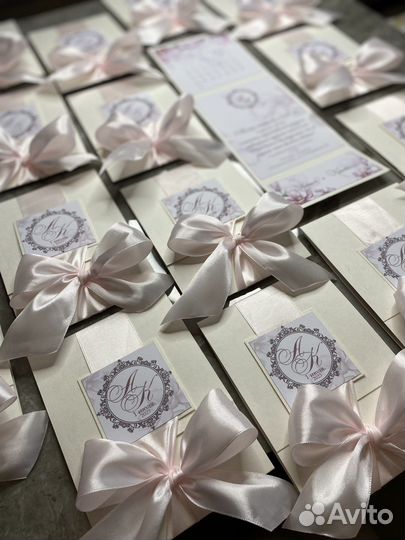 Вертикальные приглашения на свадьбу с календариком