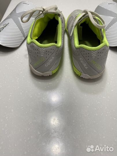 Кроссовки футбольные для зала