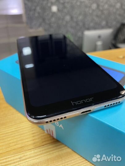 Телефон honor 8a 32гб