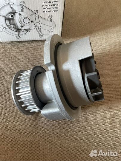 Водный насос (водяная помпа)
