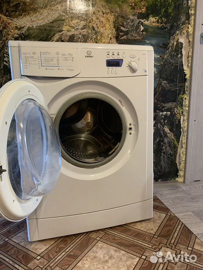 Стиральная машина indesit
