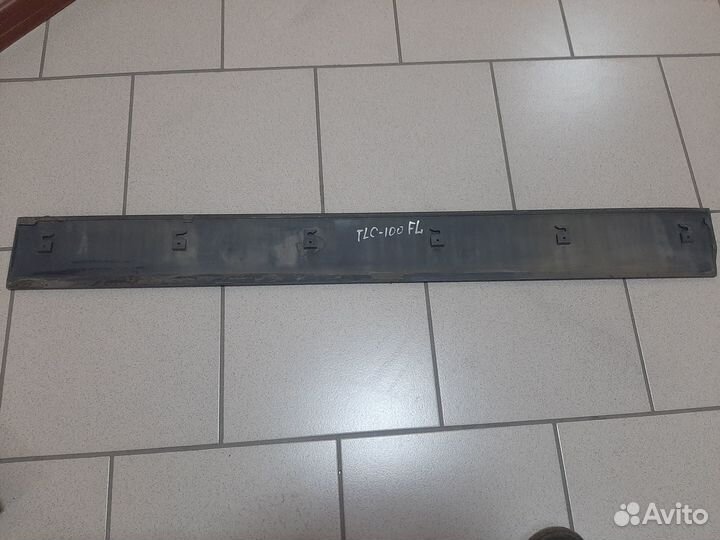 Молдинг двери передняя левая Land Cruiser 100