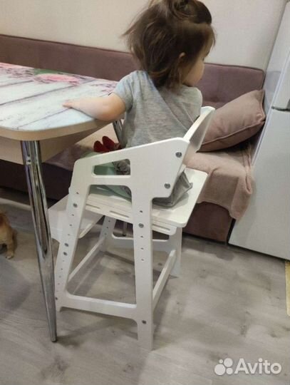 Стул детский растущий с подлокотниками