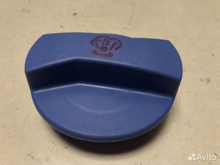 Крышка расширительного бачка Volkswagen Passat