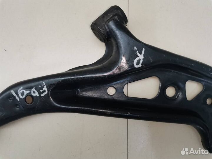 Рычаг передний правый Toyota Starlet P9 1996-1999