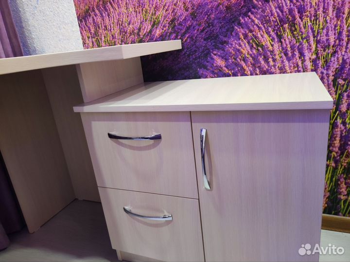 Письменный стол