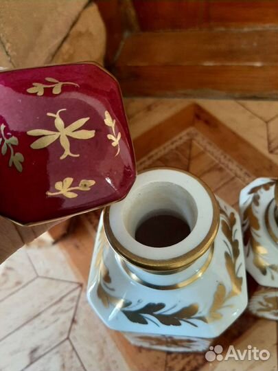 Антикварный набор (флаконы) для парфюма