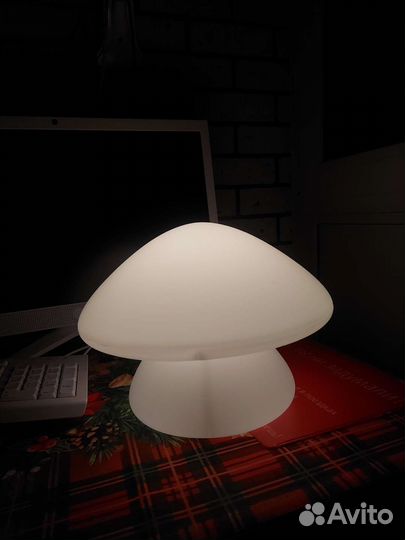 Ночник хёстфест гриб белый 20см