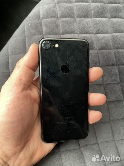 Телефон iPhone 7
