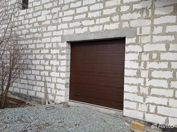 Ворота подъемные в гараж