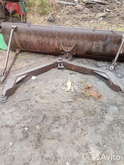 Отвал на т 150